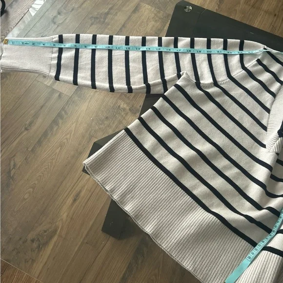 Marled XL V-Neck Sweater with Cream and Black Stripes - Picture 8 of 13